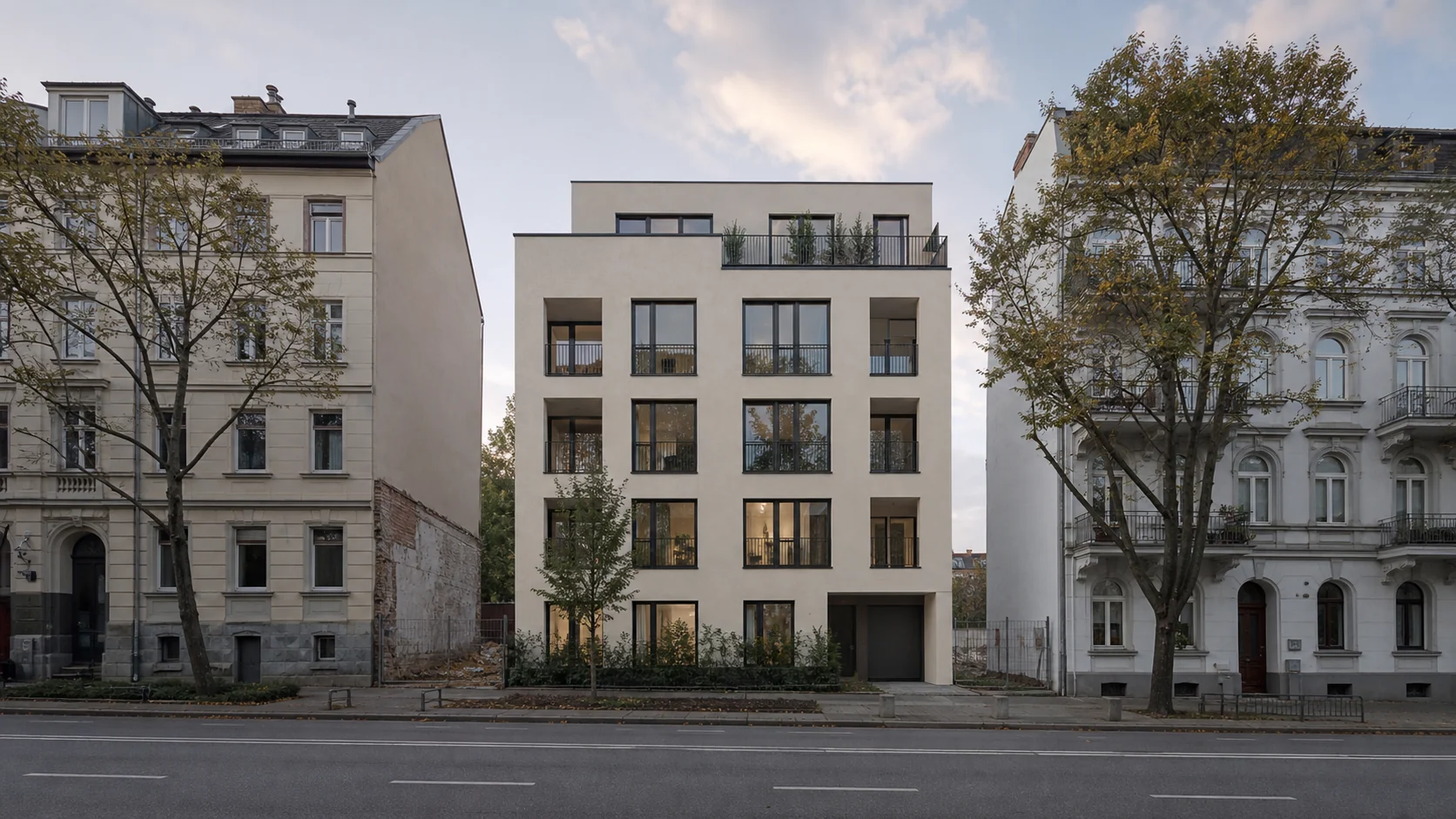 Architektur-Fotomontage eines geplanten Wohngebäudes in einer realen innerstädtischen Baulücke